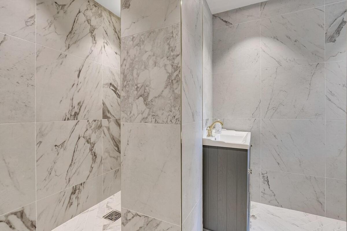ロンドンLuxury Kensington Flat - Private Garden - Tube 4 Min Walkアパートメント エクステリア 写真