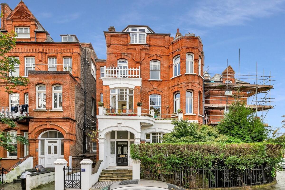 ロンドンLuxury Kensington Flat - Private Garden - Tube 4 Min Walkアパートメント エクステリア 写真