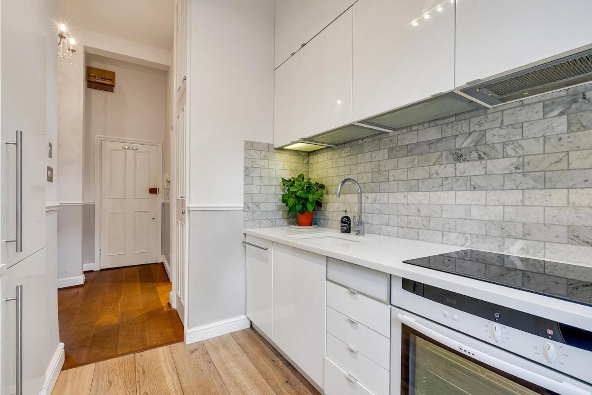 ロンドンLuxury Kensington Flat - Private Garden - Tube 4 Min Walkアパートメント エクステリア 写真