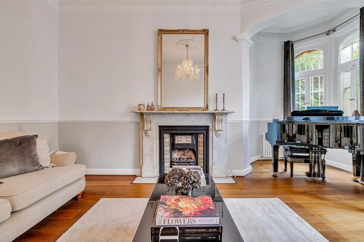 ロンドンLuxury Kensington Flat - Private Garden - Tube 4 Min Walkアパートメント エクステリア 写真