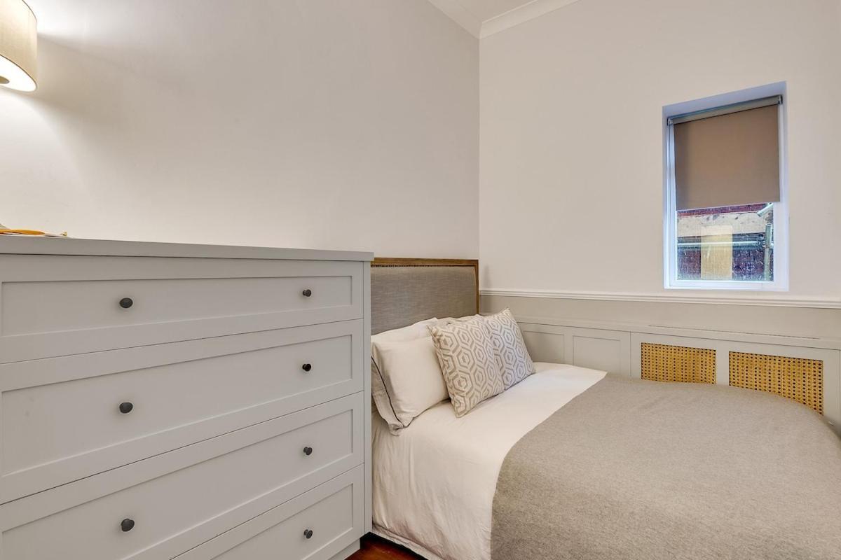ロンドンLuxury Kensington Flat - Private Garden - Tube 4 Min Walkアパートメント エクステリア 写真