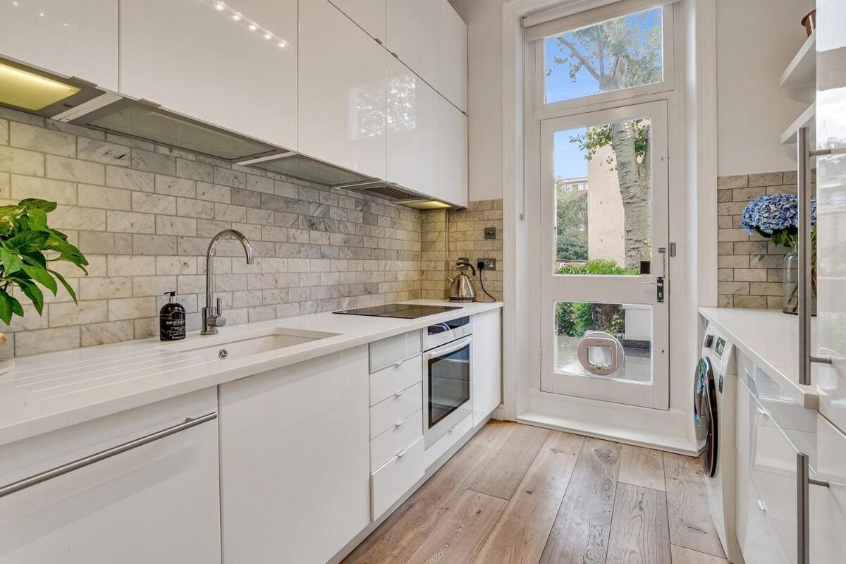 ロンドンLuxury Kensington Flat - Private Garden - Tube 4 Min Walkアパートメント エクステリア 写真