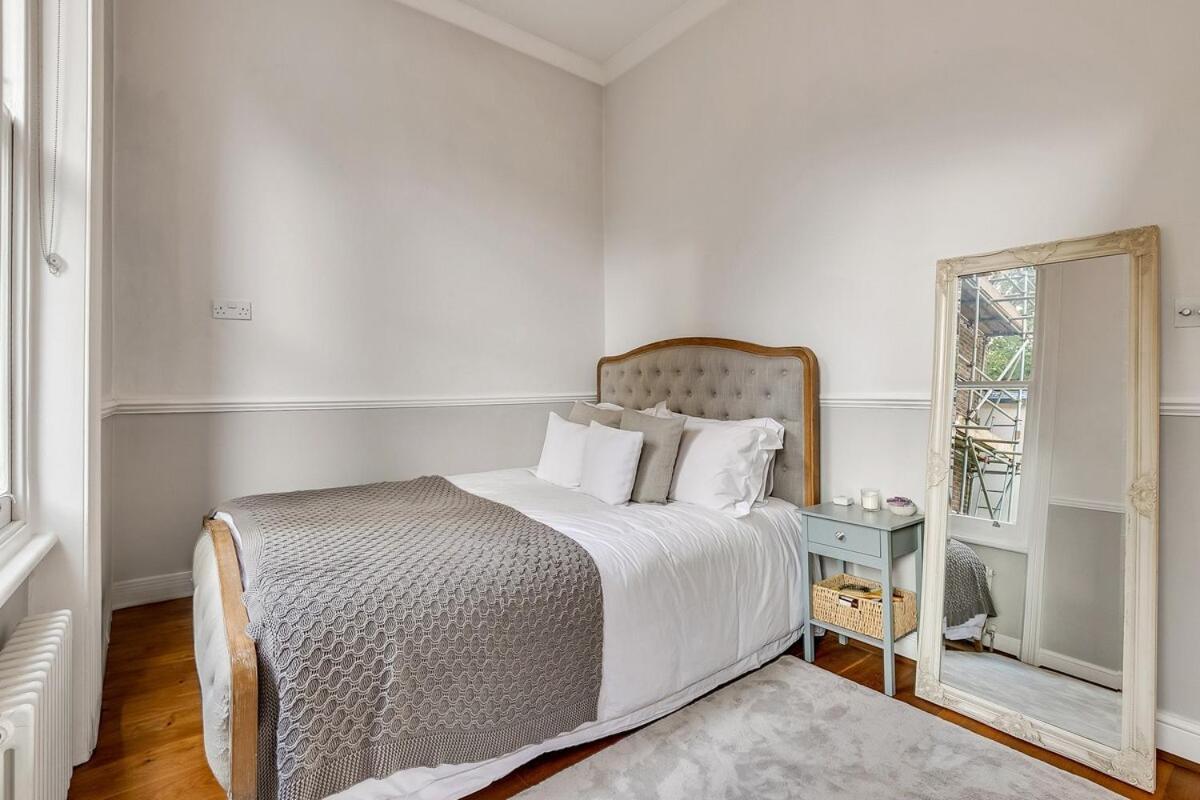 ロンドンLuxury Kensington Flat - Private Garden - Tube 4 Min Walkアパートメント エクステリア 写真